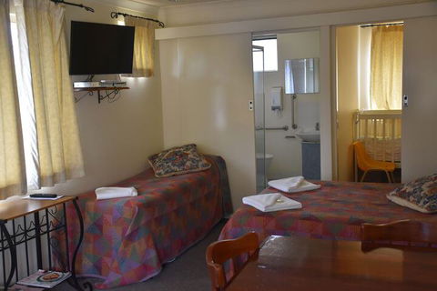Valley Views Motel & Chalets - Accommodation Daintree 1