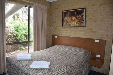 Valley Views Motel & Chalets - Accommodation Daintree 3