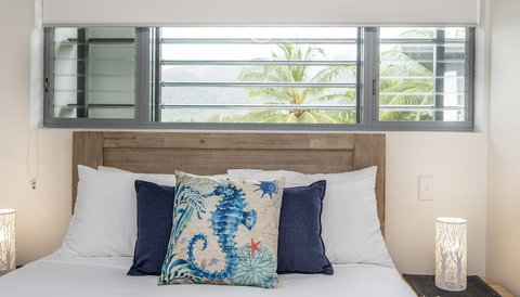 Absolute Waterfront Magnetic Island - Accommodation Daintree 5