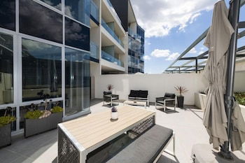 Accommodate Canberra - Lakefront - Accommodation Daintree 6
