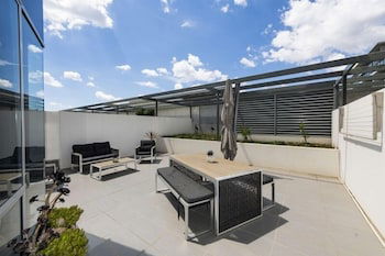 Accommodate Canberra - Lakefront - Accommodation Daintree 0
