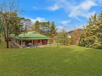 Alpine Mist - Spacious 5 Bedroom Home - Accommodation Daintree 0