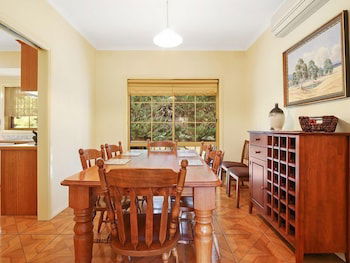 Alpine Mist - Spacious 5 Bedroom Home - Accommodation Daintree 2