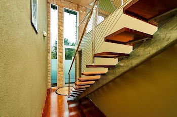 No.6 - Luxury Private Haven In The Heart Of Bright - Accommodation Daintree 1