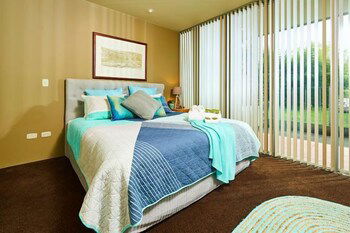 No.6 - Luxury Private Haven In The Heart Of Bright - Accommodation Daintree 3