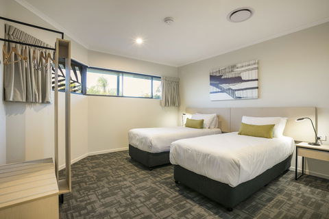 Nightcap At Kawana Waters Hotel - Accommodation Daintree 6