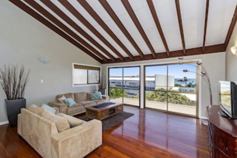 Kingscliff Ocean Vista With Jacuzzi Spa - Accommodation Daintree 0