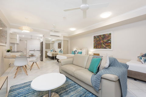 Darwin Executive Studio - Accommodation Daintree 5