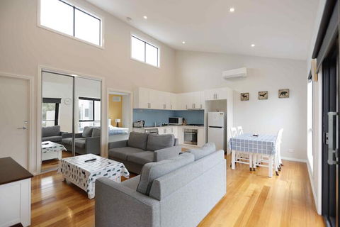 Apollo Bay Seal Apartments - Accommodation Daintree 3