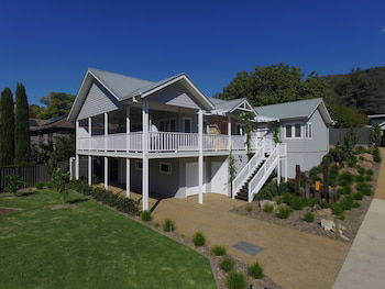 Autumn Home - Our Place At Bright - Accommodation Daintree 4