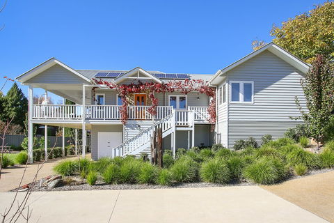Autumn Home - Our Place At Bright - Accommodation Daintree 0