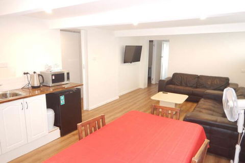Spacious 2-Storey Home By The Bay: Sleeps 12 - Accommodation Daintree 1