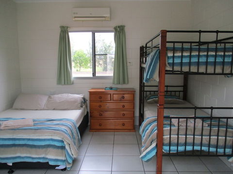 Ingham Tourist Park - Accommodation Daintree 2