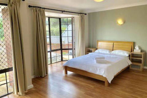Riverton Lodge - Walk To Shopping Centre - Accommodation Daintree 0