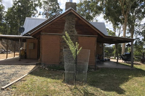 Mud Brick Cottage Cobungra - Accommodation Daintree 3