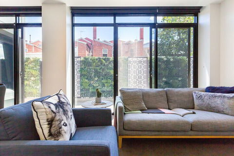 Rosa, 2BDR Richmond Apartment - Accommodation Daintree 1