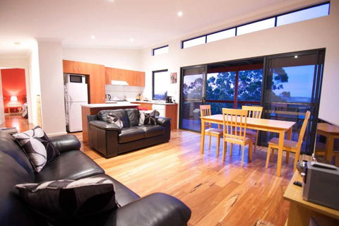 Karrak Reach Forest Retreat - Accommodation Daintree 6