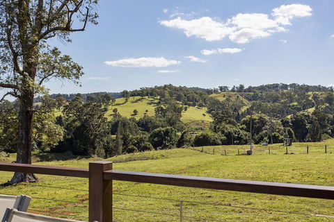 Valley Cabins By The Creek - Accommodation Daintree 7