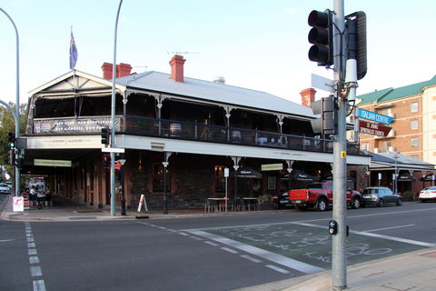 Adelaide CBD Apartment - 3BR, 2Bath & Carpark - Accommodation Daintree 1