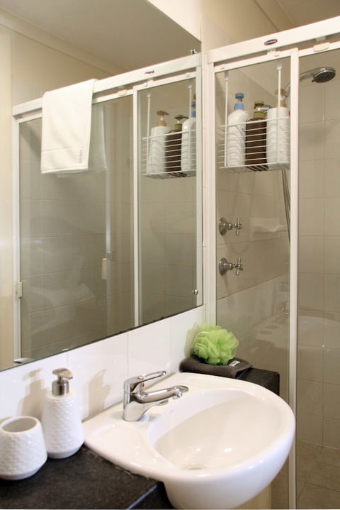Adelaide CBD Apartment - 3BR, 2Bath & Carpark - Accommodation Daintree 2