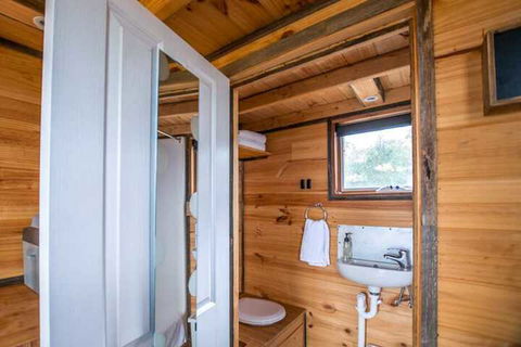 Double Oaks Tiny House - Accommodation Daintree 5