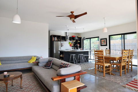 Armstrongs Close TO Beach - Accommodation Daintree 3