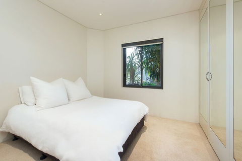 STUNNING MANLY VIEWS - Accommodation Daintree 4