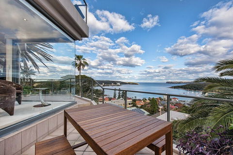 STUNNING MANLY VIEWS - Accommodation Daintree 6