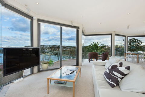 STUNNING MANLY VIEWS - Accommodation Daintree 0