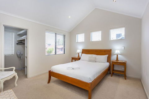 Coode Street Townhouse - Accommodation Daintree 5
