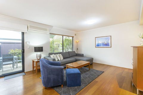 Coode Street Townhouse - Accommodation Daintree 7