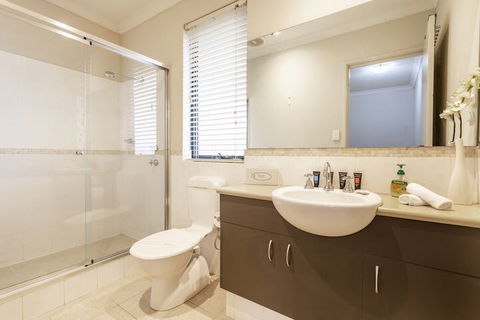 Coode Street Townhouse - Accommodation Daintree 2