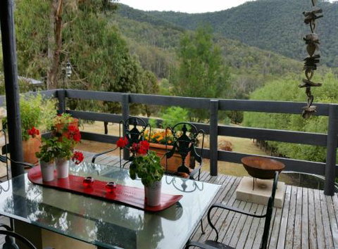 Alps Lodge - Accommodation Daintree 6