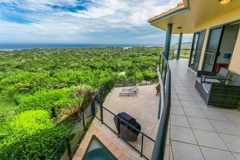 A SWEET ESCAPE Above Byron - Accommodation Daintree 3
