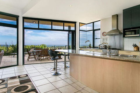 A SWEET ESCAPE Above Byron - Accommodation Daintree 1