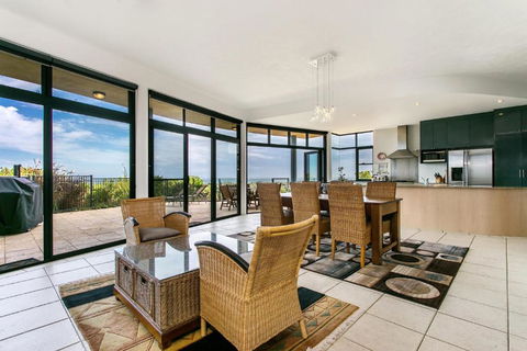 A SWEET ESCAPE Above Byron - Accommodation Daintree 6