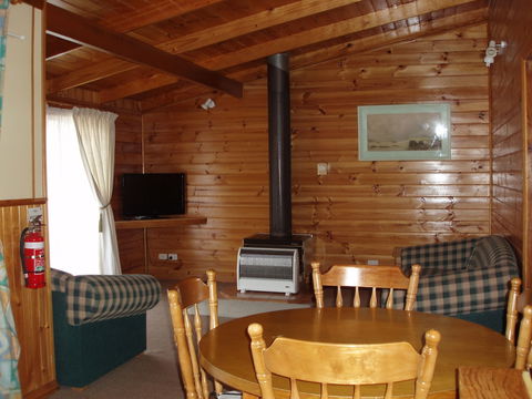 Boat Harbour Garden Cottages - Accommodation Daintree 4