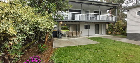 Paradise Bungalow Waterfront - Accommodation Daintree 1