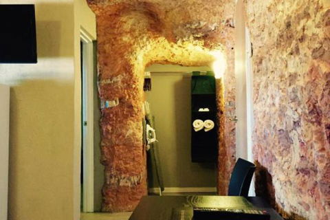 The Lookout Cave Underground Motel - Accommodation Daintree 2