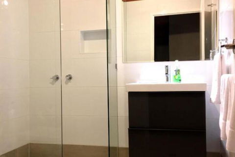 The Lookout Cave Underground Motel - Accommodation Daintree 3
