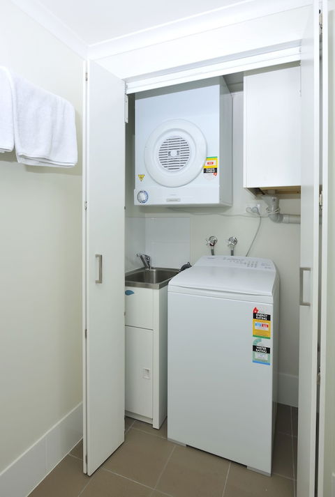 Apartments G60 Gladstone - Accommodation Daintree 2