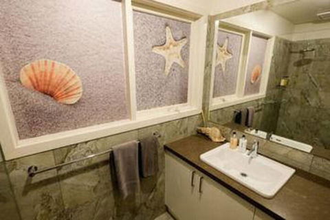 Whitesbeach Guesthouse - Accommodation Daintree 0