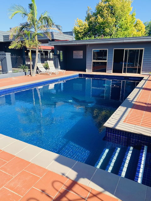 Sunshine Motor Inn - Accommodation Daintree 0