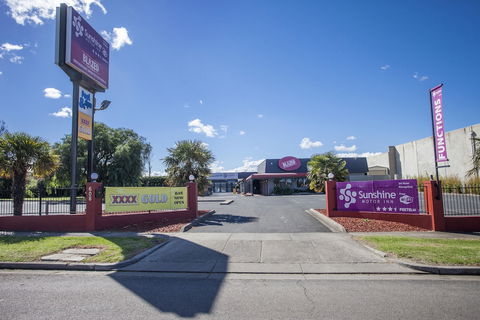 Sunshine Motor Inn - Accommodation Daintree 1