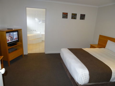 Sunshine Motor Inn - Accommodation Daintree 6