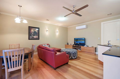 Domain Two Apartment - Accommodation Daintree 2