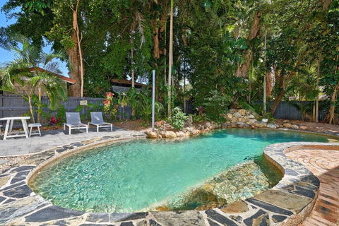 Decked Out By The Sea - Accommodation Daintree 5