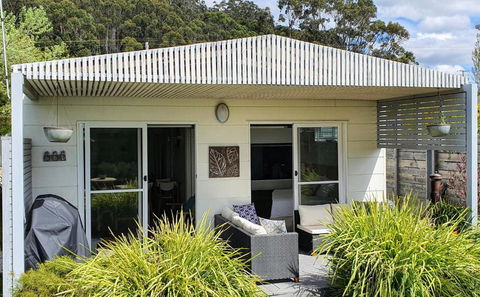 Goat Island Bungalow - Accommodation Daintree 6