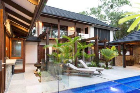 Spice At Oak Award Winning Luxury Absolute Oceanfront House Oak Beach Near Port Douglas - Accommodation Daintree 2