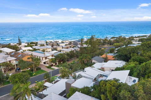 Architectural Masterpiece Sunshine Beach - Accommodation Daintree 3